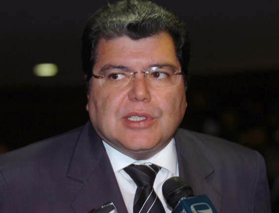 Sarney Filho (PV): defende que o projeto de lei volte para a Câmara pois teve sua matéria alterada no Senado (foto: Wikipedia)